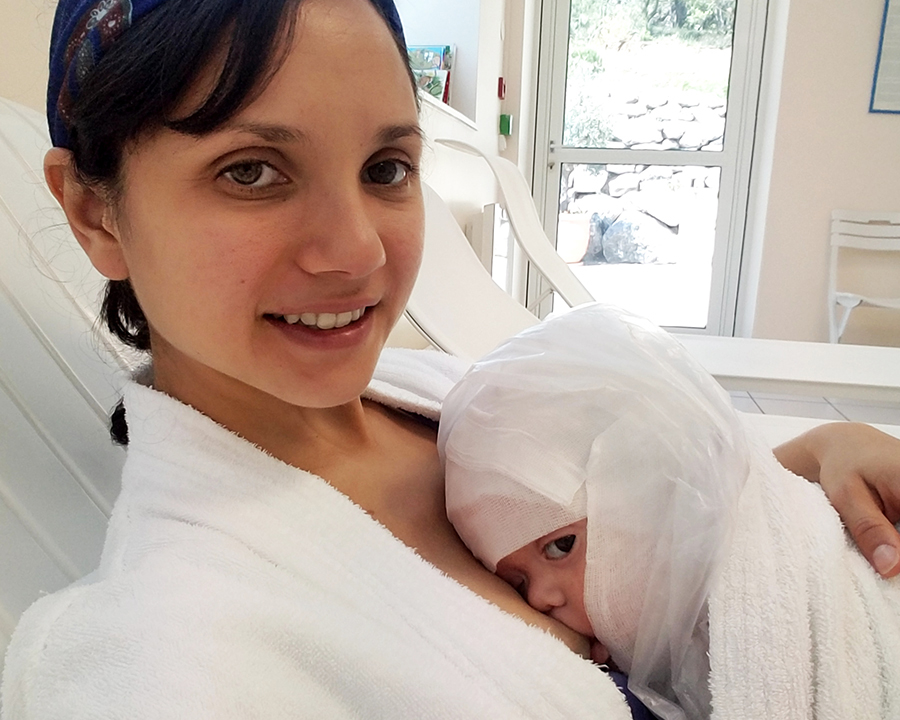 mom and baby compresses at avene hydrotherapy center