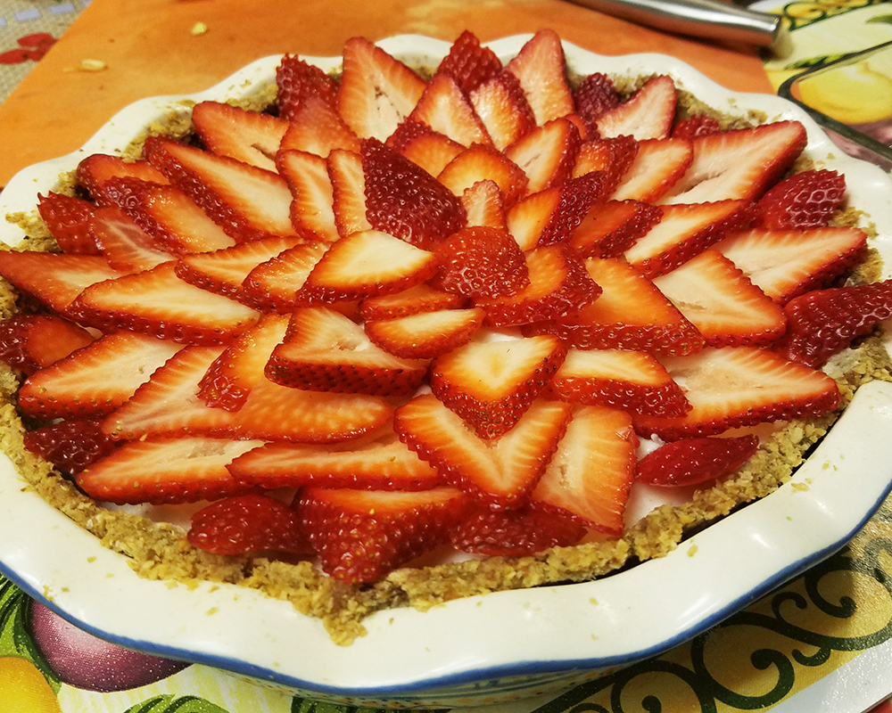 raw strawberry pie